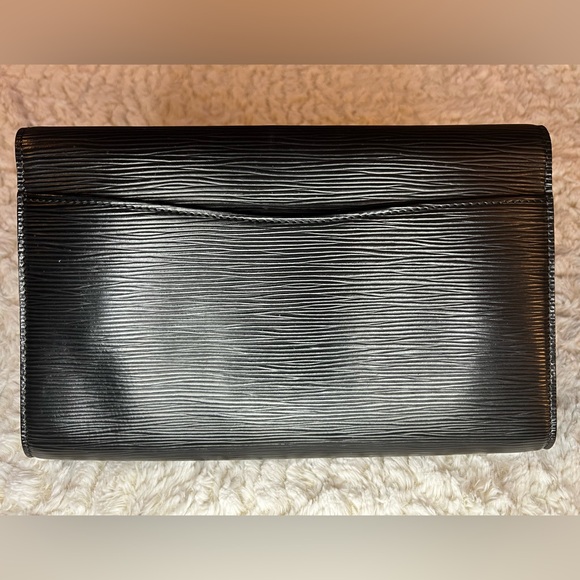 Authentic Louis Vuitton Black Leather Epi Art Deco Clutch - Picture 2 of 9